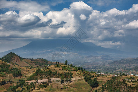 卢旺达火山公园远景图片