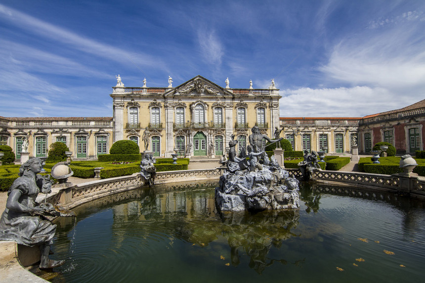 位于葡萄牙辛特拉的美丽的基卢斯宫景色单图片