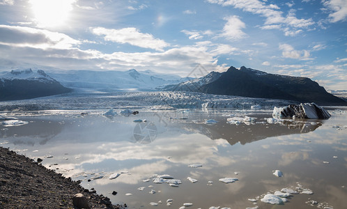 冰岛川舌和山脉全景图片