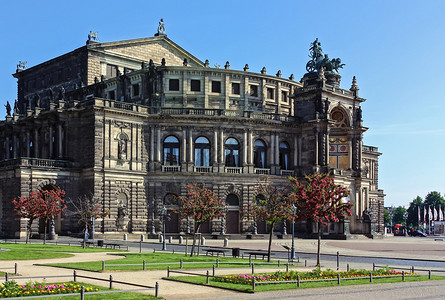 歌剧院的房子最初由建筑师高特弗里德桑佩尔于1图片