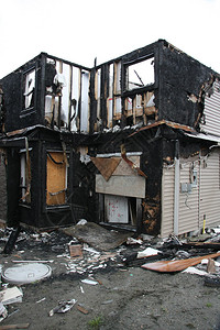 新房子被火烧毁了还图片
