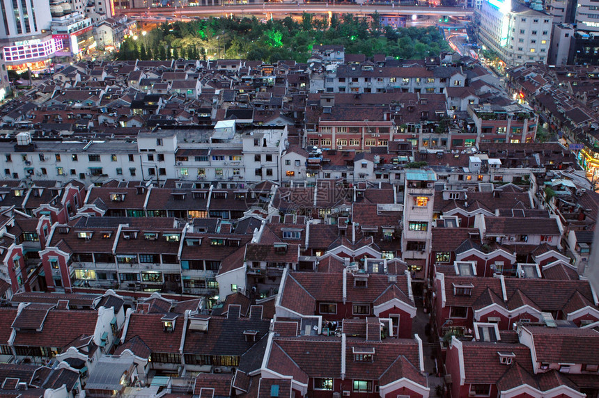 晚上的住宅区图片