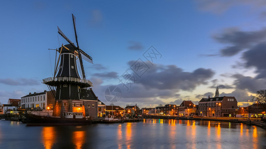荷兰Haarlem老城中心阿德里亚安图片