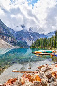 加拿大落基山脉Banff附近的Lake图片