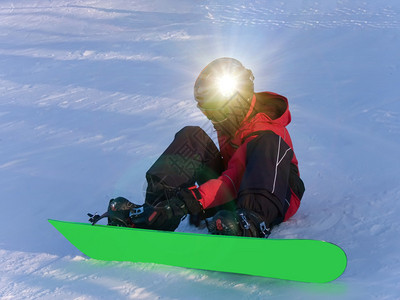 男孩冬季滑雪板图片