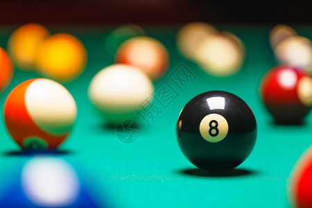 Billiard球旧式风格照片来自台球在桌球上的Bal图片