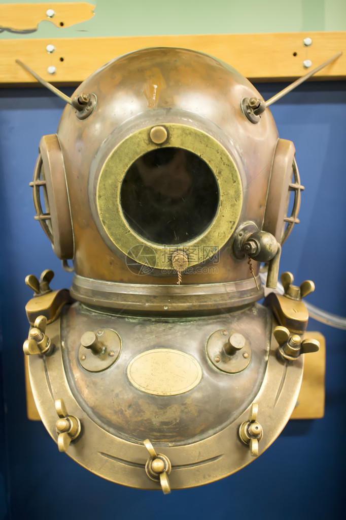深海潜水头盔图片