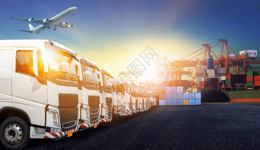 集装箱卡车港口船舶和货运飞机运输和进出口商业图片