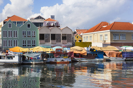 库拉索岛Willemstad的多彩图片