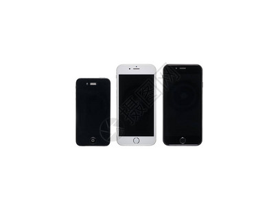 三台不同尺寸的智能手机白色隔着图片