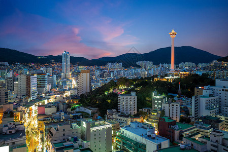 夜幕下在科雷亚与客塔高清图片