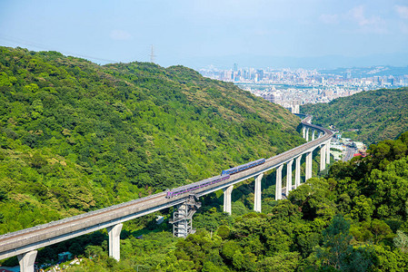 一条快速过境通道图片