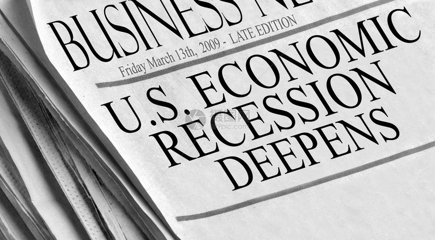 报纸头条标题为美国经济衰退深渊图片