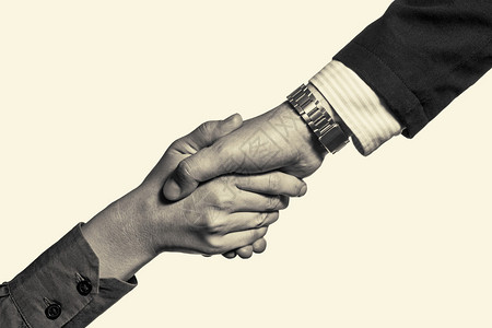 黑白照片显示两人握手与世隔图片