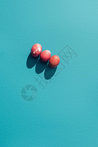 红色传统东方鸡蛋的顶背景图片