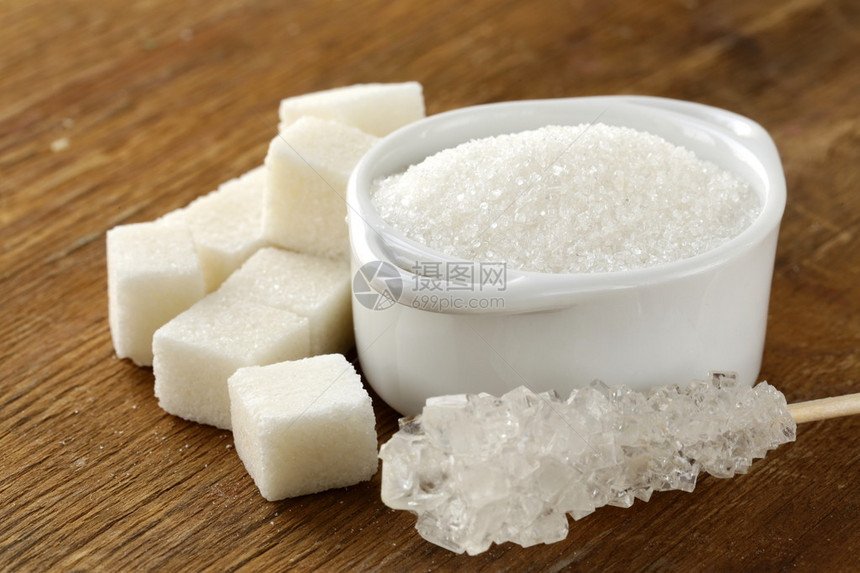 几种类型的白糖精制糖和砂糖图片