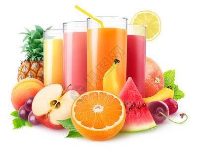 一杯新鲜果汁和一堆水果和浆果图片
