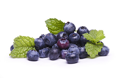 白色背景的一帮美味蓝莓Vacciummyrtill图片