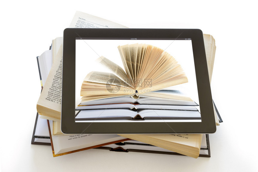 书和iPad像电脑平板电脑一样孤立在白色数字图图片