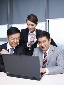 一支亚洲企业团队图片