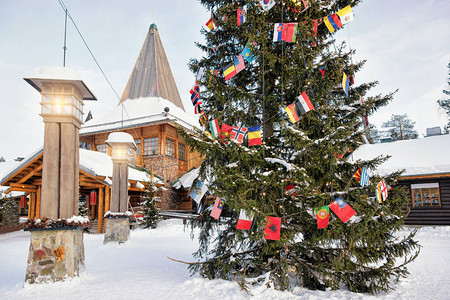 芬兰斯堪的纳维亚州拉普兰Lapland圣诞树和冬季北极图片