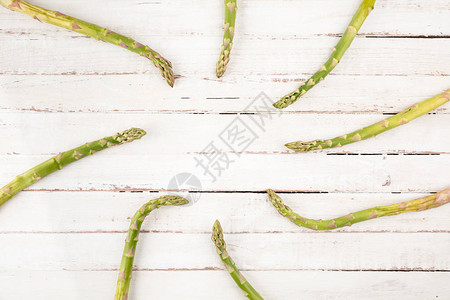 白色生锈木制本底圆形绿藻类新季图片