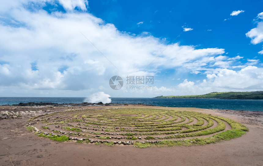 MakaluapunaPoint的海岸线包括美国HI岛MauiKapaluua附近一个复图片