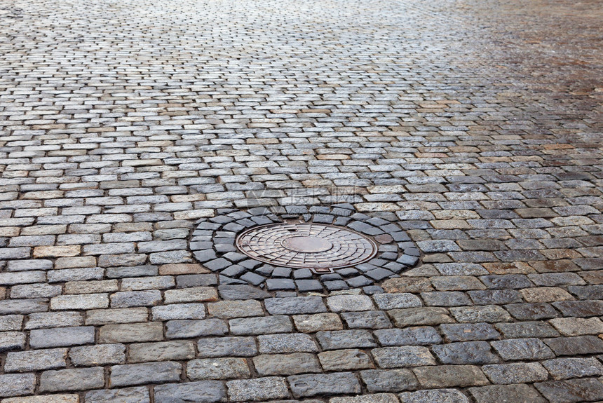 CObblestone路上的旧圆图片