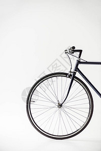 一个自行车轮被白色隔离图片