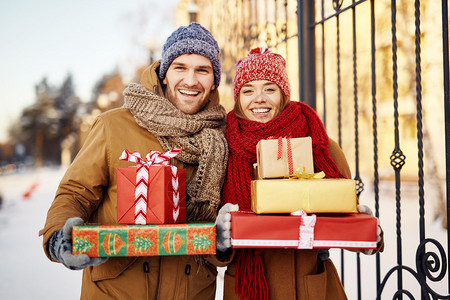 带包着Xma礼品的背景图片