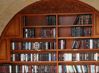 西墙宗教文献书架和书架图片