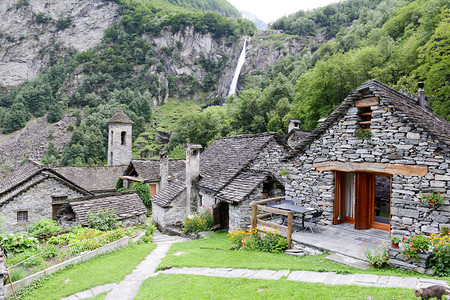 瑞士巴沃纳山谷的Forog图片