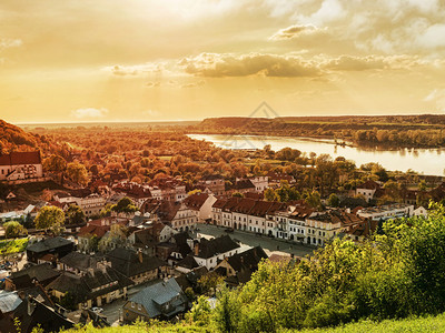 波兰Vistula河边KazimimerzDo高清图片