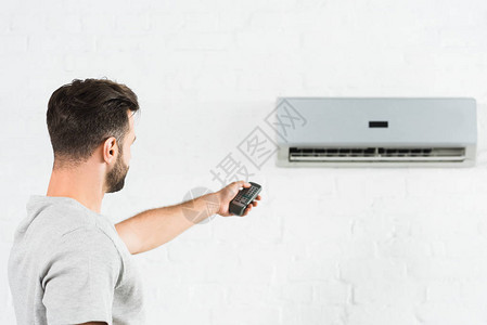 家中空调机温度高温和开关温度的人侧图片