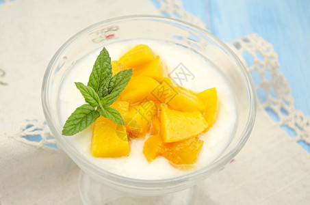 糖浆桃子酸奶图片