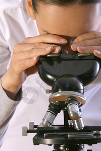 研究实验室显微镜的科学图片