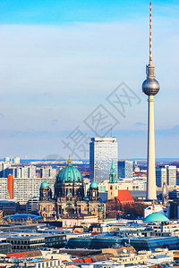 柏林大教堂和电视塔在柏林德国背景图片