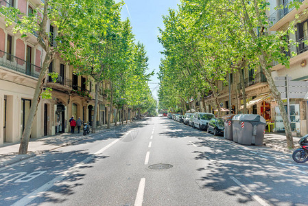 城市街道上的道路西班牙巴塞罗那城市交图片