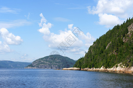 加拿大魁北克Tadoussac和SaguenayFjord附近图片