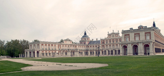 亚兰朱兹王皇宫是西班牙国王的暑期住所图片