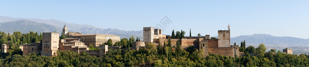 西班牙格拉纳达的Alhambra日背景图片