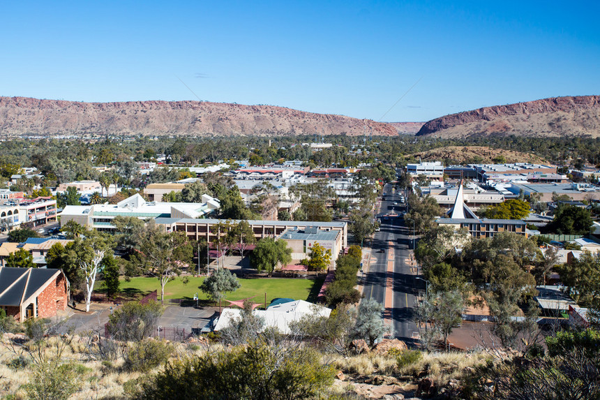 AnsacHill在澳洲北部地区AliceSprings的寒冬日图片