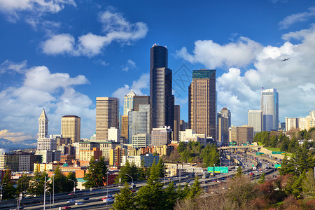 西雅图与城市摩天大楼的天际线美国西澳大图片