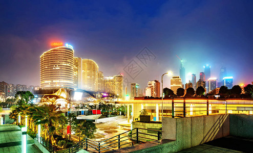 广西南宁高层城市夜景图片