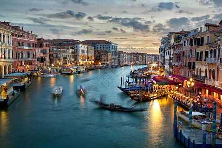 意大利威尼斯黄昏的大运河图片