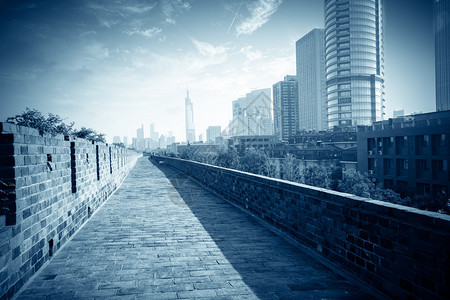 南京城墙和城市天际线图片