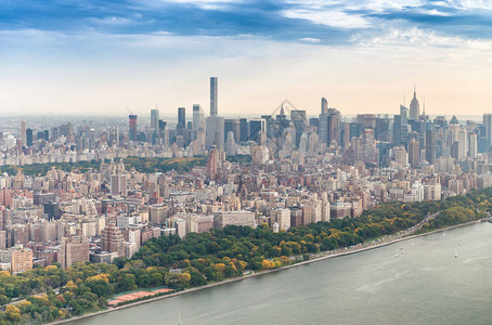 纽约市曼哈顿中城的鸟瞰图图片