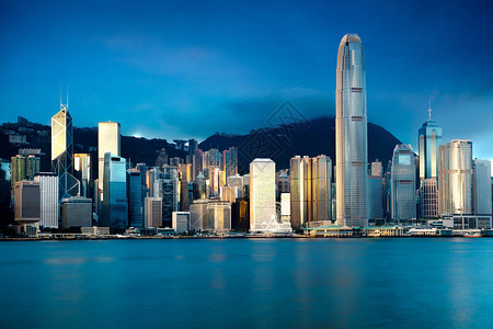 清晨在香港维多利亚港湾上空图片