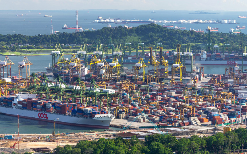 2012年78日在新加坡的新加坡商业港口它是世界上最繁忙的转运港口图片