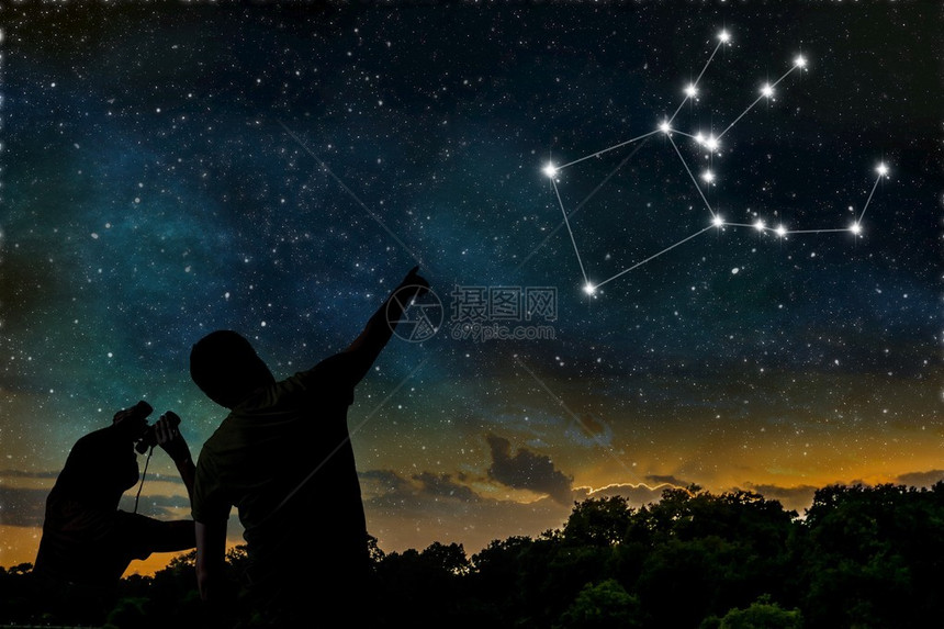 夜空上的飞马星座图片
